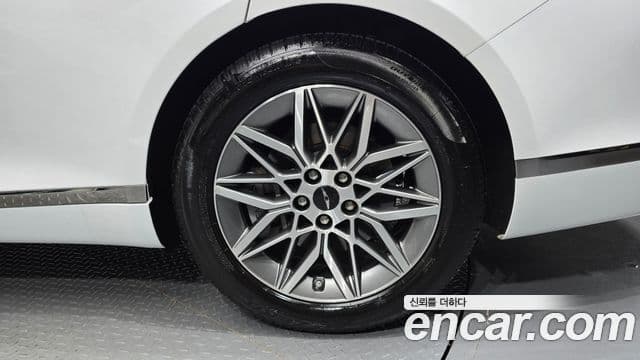 Genesis G80 2024 — ფოტო 2/31