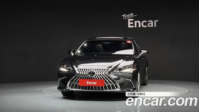 Lexus ES300h 2026 — Photo 25/32