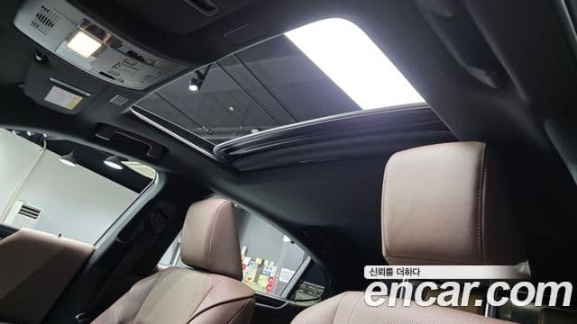 Lexus ES300h 2026 — Photo 14/32