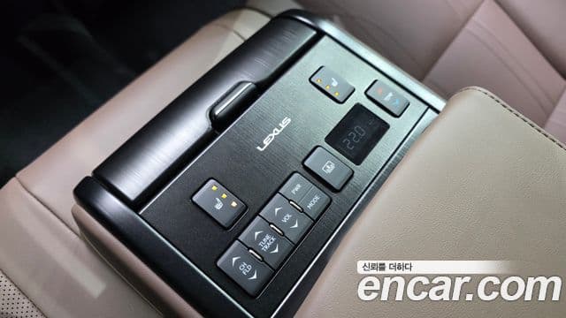 Lexus ES300h 2026 — Photo 8/32