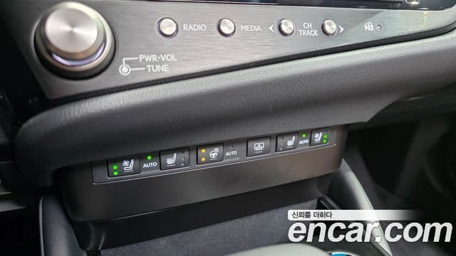 Lexus ES300h 2026 — Photo 6/32