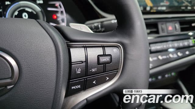 Lexus ES300h 2026 — Photo 20/32