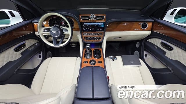 Bentley Bentayga 2023 — Photo 28/40