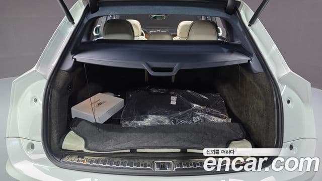 Bentley Bentayga 2023 — Photo 24/40