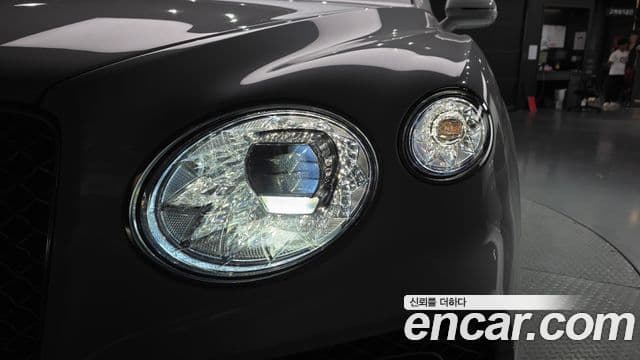 Bentley Bentayga 2023 — Photo 29/40