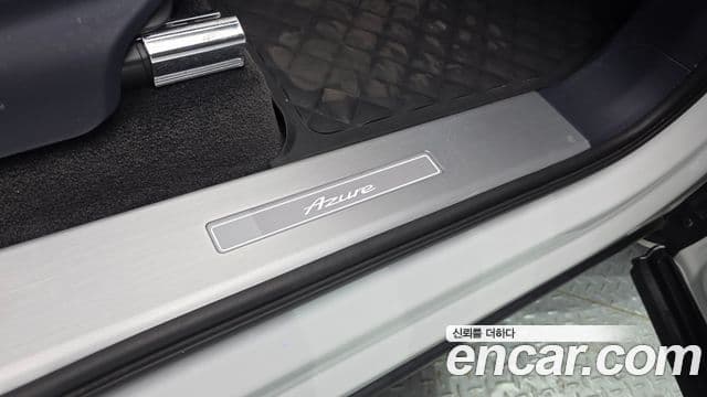 Bentley Bentayga 2023 — Photo 21/40