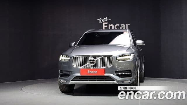 Volvo XC90 2018 — Photo 6/20
