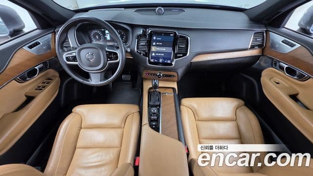 Volvo XC90 2018 — Photo 1/20
