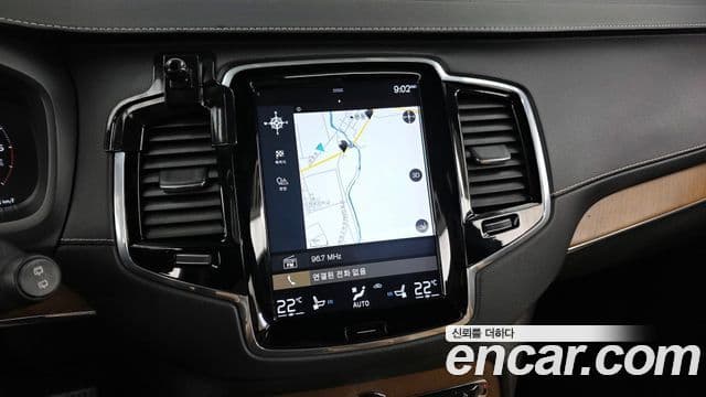 Volvo XC90 2018 — Photo 16/20