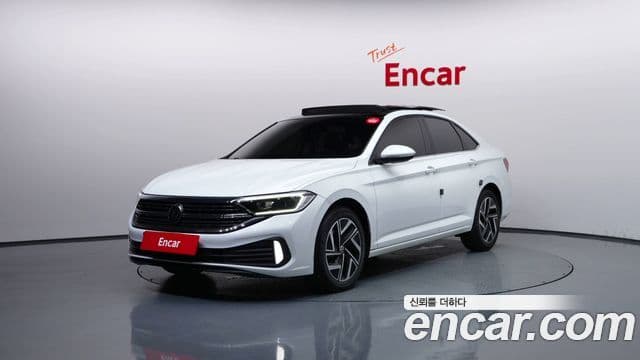 Volkswagen Jetta 2023 — ფოტო 24/32