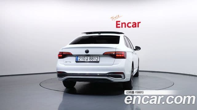 Volkswagen Jetta 2023 — ფოტო 4/32