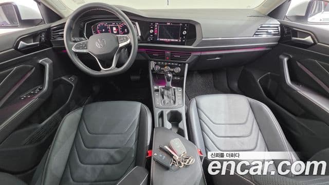 Volkswagen Jetta 2023 — ფოტო 22/32