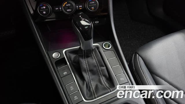 Volkswagen Jetta 2023 — ფოტო 27/32