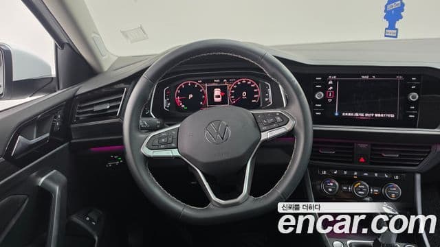 Volkswagen Jetta 2023 — ფოტო 28/32
