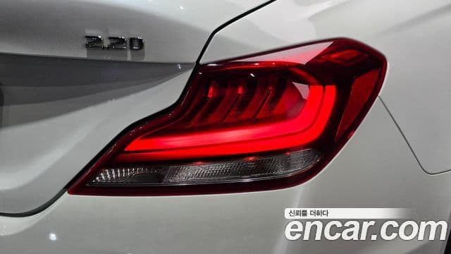 Genesis G70 2019 — ფოტო 25/34