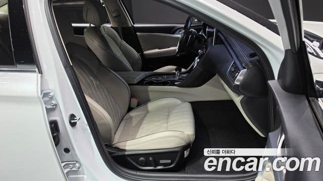 Genesis G70 2019 — ფოტო 23/34