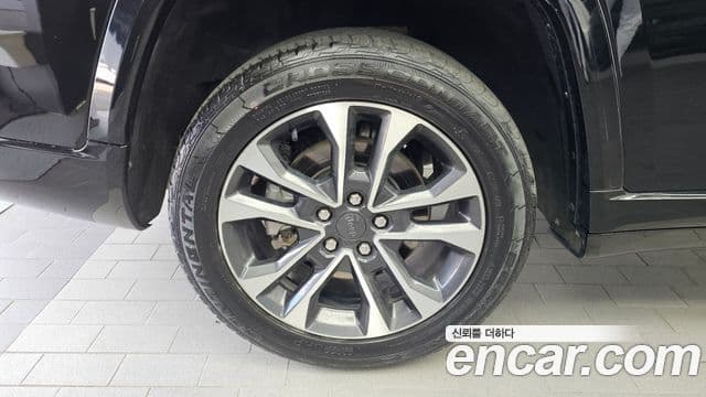 Jeep Grand Cherokee 2022 — Photo 25/35