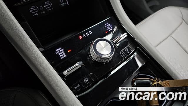 Jeep Grand Cherokee 2022 — Photo 16/35
