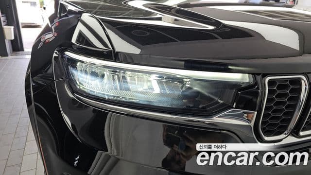 Jeep Grand Cherokee 2022 — Photo 18/35