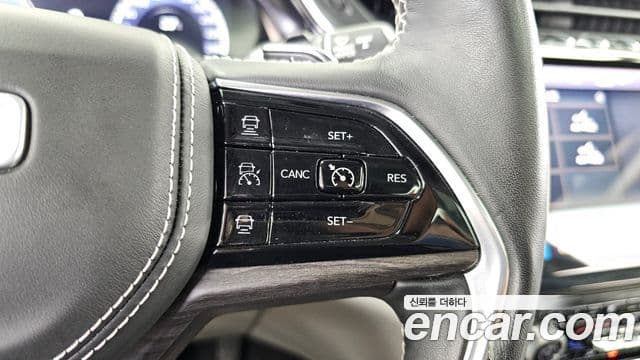 Jeep Grand Cherokee 2022 — Photo 13/35