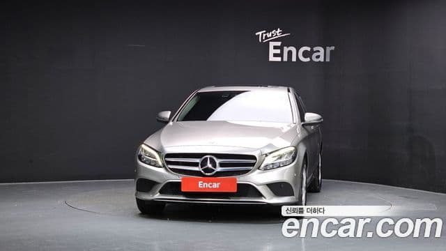Mercedes-Benz C-Class 2019 — Şəkil 20/35