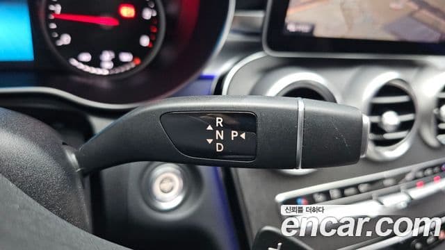 Mercedes-Benz C-Class 2019 — Şəkil 27/35