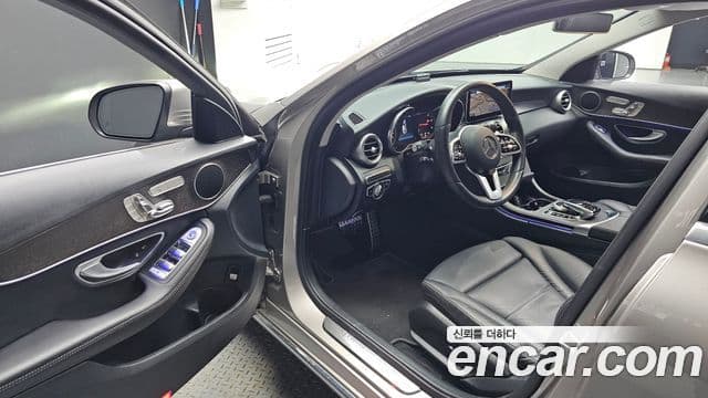 Mercedes-Benz C-Class 2019 — Şəkil 8/35
