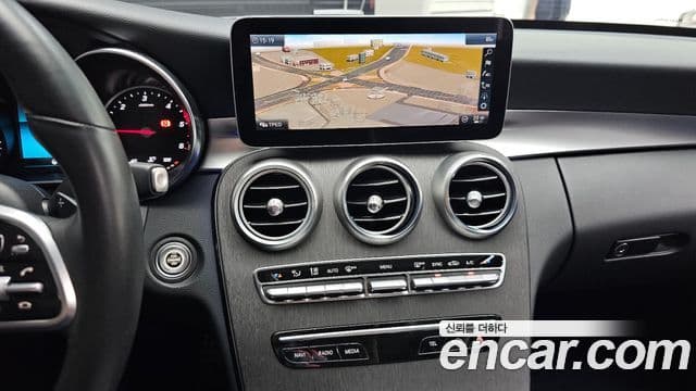 Mercedes-Benz C-Class 2019 — Şəkil 5/35