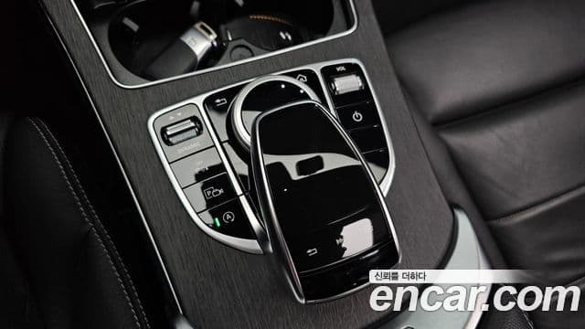 Mercedes-Benz C-Class 2019 — Şəkil 33/35