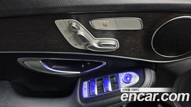 Mercedes-Benz C-Class 2019 — Şəkil 17/35