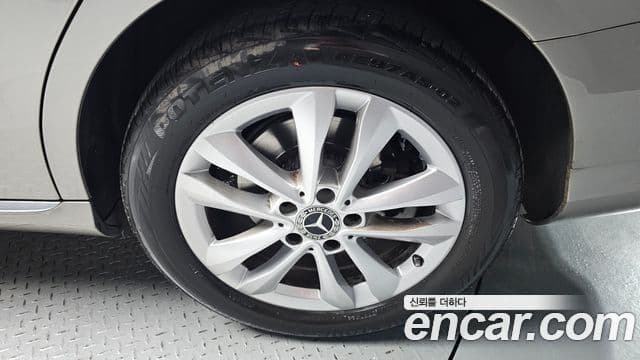 Mercedes-Benz C-Class 2019 — Şəkil 31/35