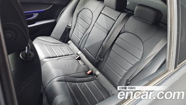 Mercedes-Benz C-Class 2019 — Şəkil 32/35