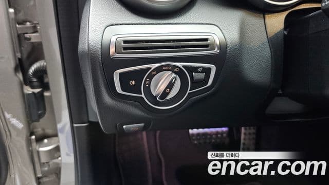 Mercedes-Benz C-Class 2019 — Şəkil 15/35
