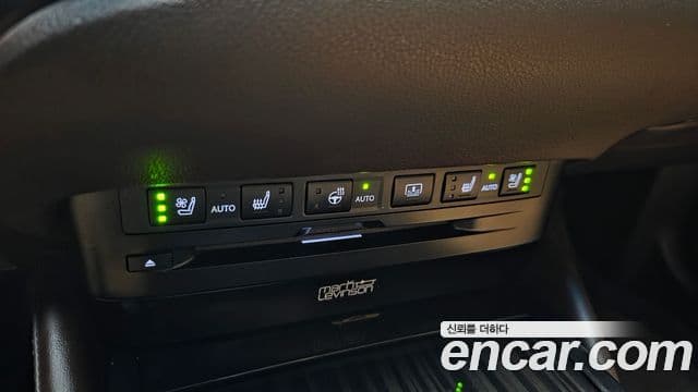 Lexus ES300h 2021 — ფოტო 31/37