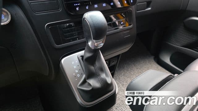 Hyundai Staria 2025 — Фото 9/20