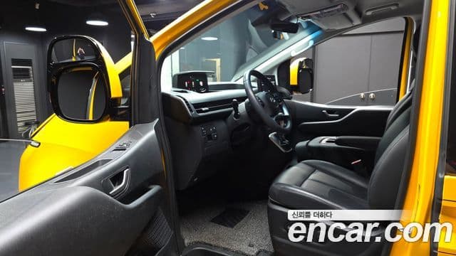 Hyundai Staria 2025 — Фото 10/20