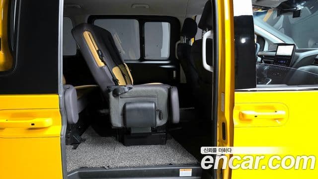 Hyundai Staria 2025 — Фото 11/20
