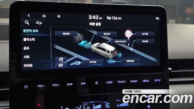 Hyundai Staria 2025 — Фото 16/20