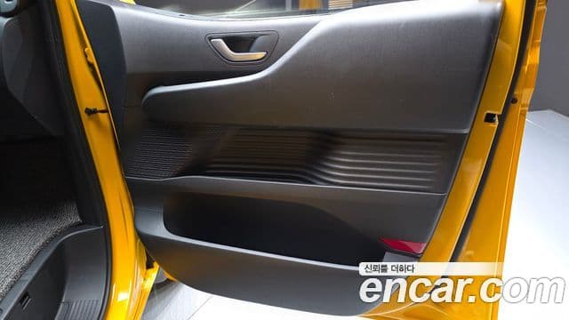 Hyundai Staria 2025 — ფოტო 9/34