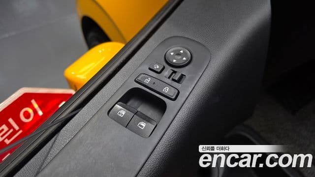 Hyundai Staria 2025 — ფოტო 33/34