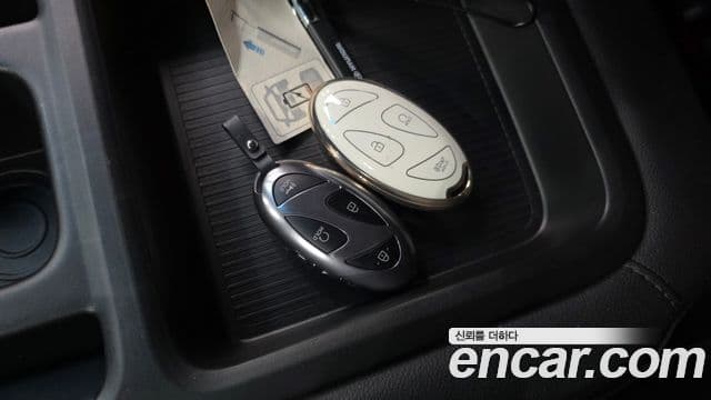 Hyundai Staria 2025 — ფოტო 20/34