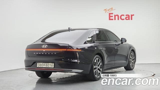 Hyundai Grandeur Hybrid 2023 — Şəkil 12/20