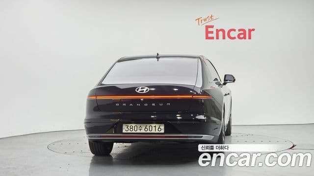 Hyundai Grandeur Hybrid 2023 — Şəkil 7/20