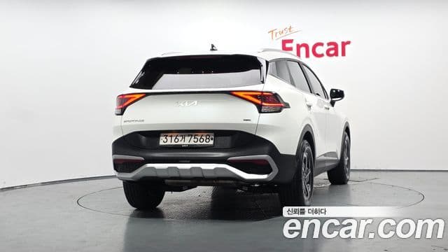 Kia Sportage 2022 — Фото 4/20