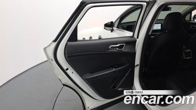 Kia Sportage 2022 — ფოტო 28/36