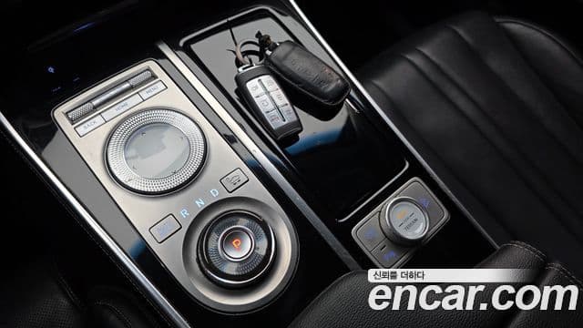 Genesis GV80 2020 — ფოტო 18/20