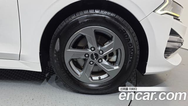 Kia K5 2022 — ფოტო 3/30