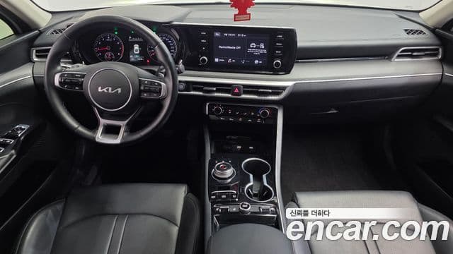 Kia K5 2022 — ფოტო 21/30