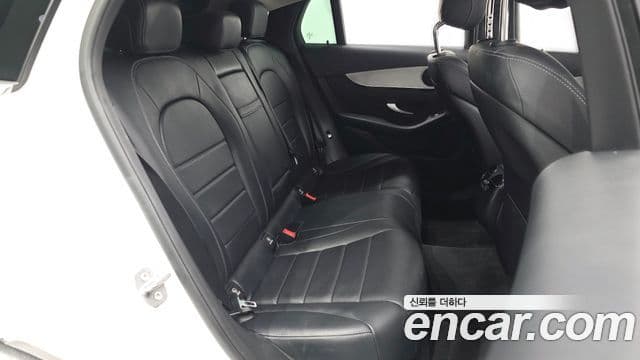 Mercedes-Benz GLC-Class 2018 — ფოტო 29/36