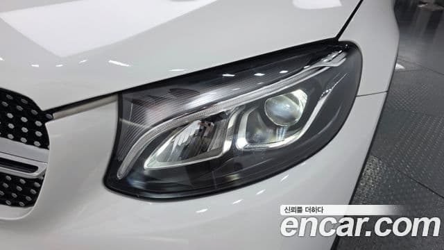 Mercedes-Benz GLC-Class 2018 — ფოტო 31/36
